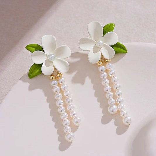 Elegant Pearl Flower Earrings