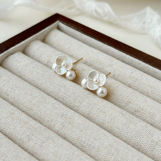 Elegant Pearl Flower Earrings