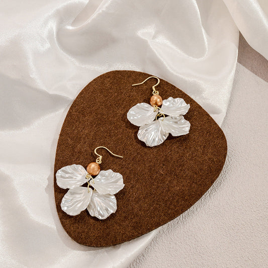 Elegant Pearl Flower Earrings