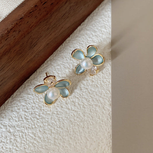 Elegant Pearl Flower Earrings