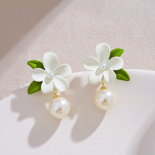 Elegant Pearl Flower Earrings