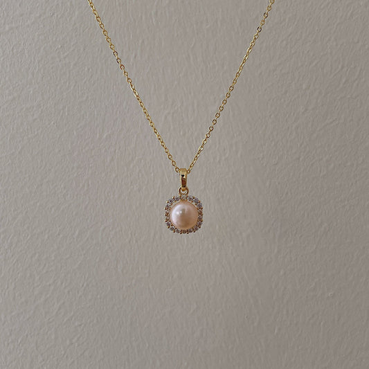 Elegant Pearl Necklace