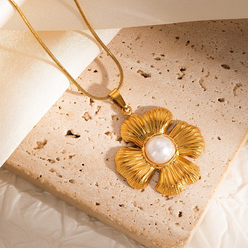 Elegant Pearl Necklace