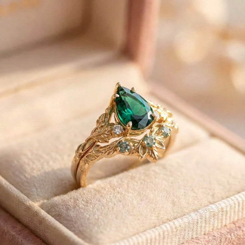 Court Emerald Water Drop Zircon Ring