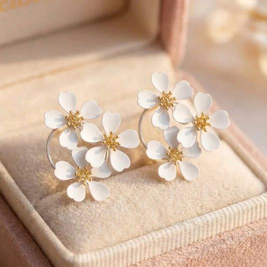 Vintage White Flower Dangling Earrings