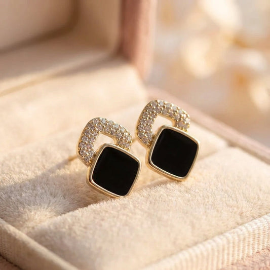 Vintage Onyx Golden Earrings