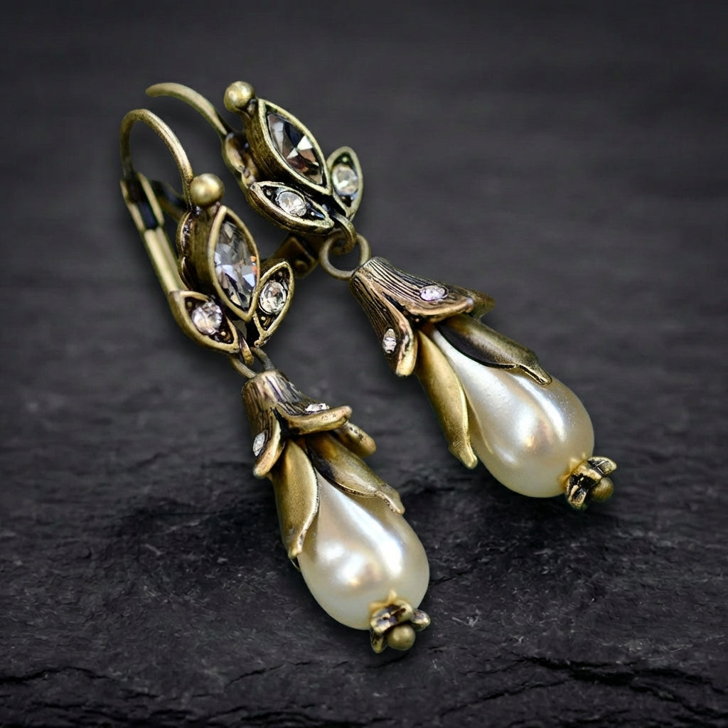 Vintage Pearl Dangling Floral Earrings