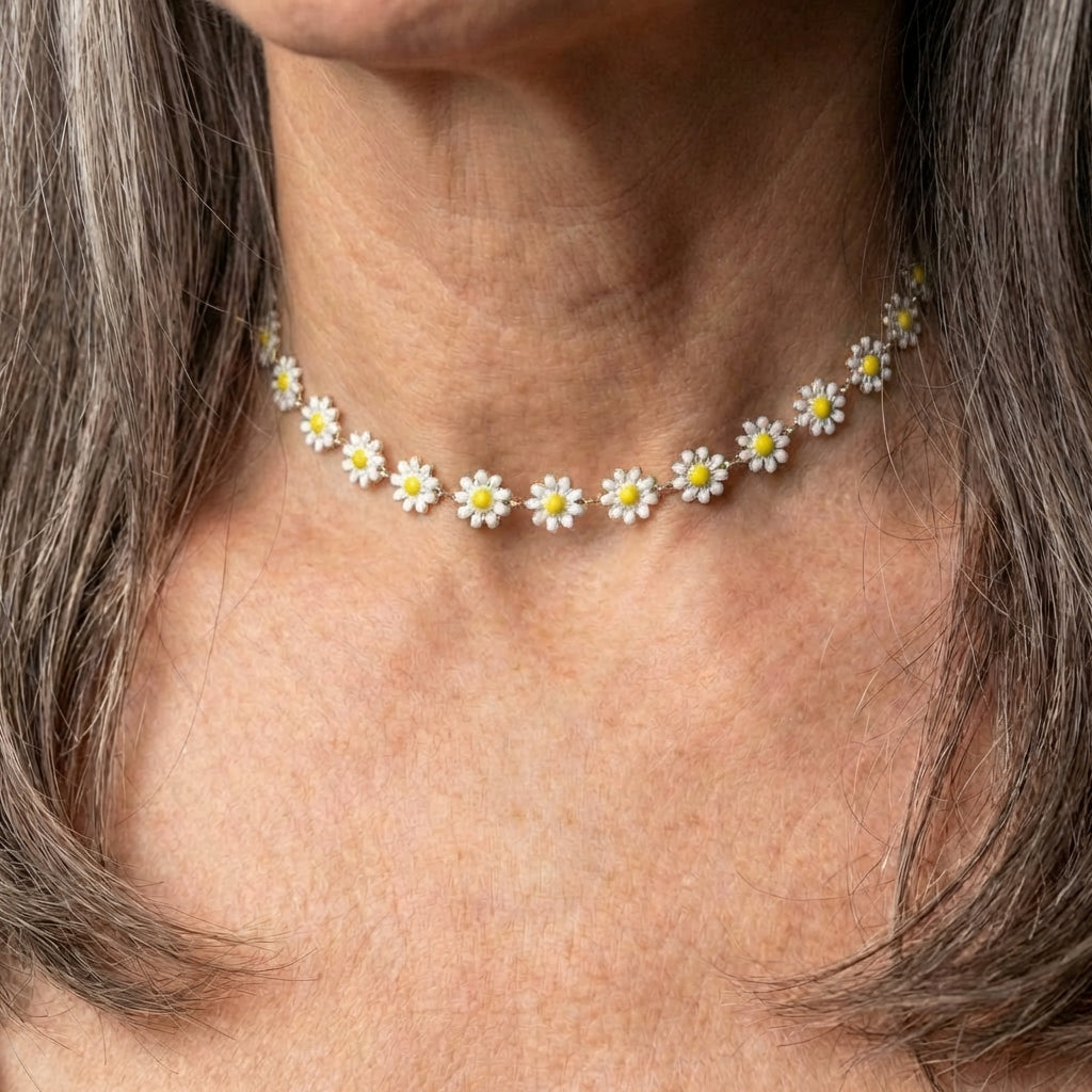 Gold Daisy Necklace
