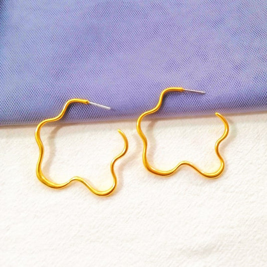 Gold Wavy Earrings