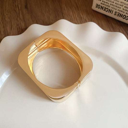 Modern Gold Bracelet