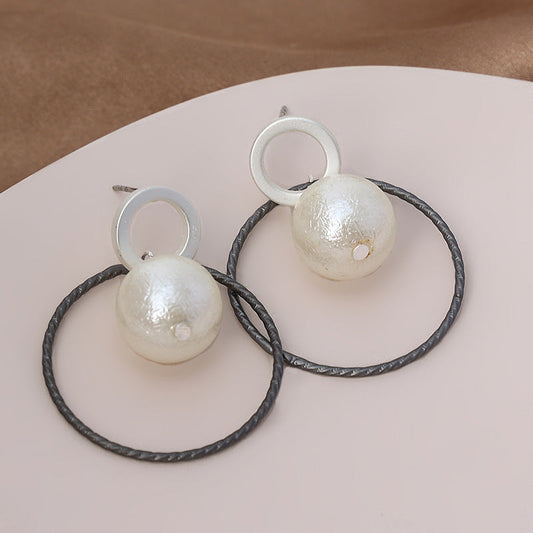 Modern Pearl Earrings