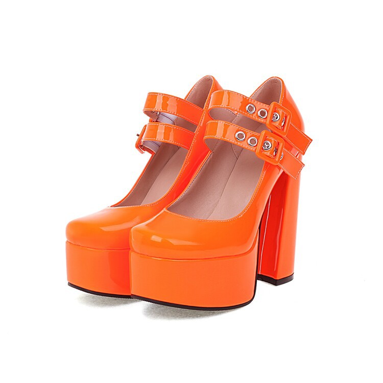 Graceful Orthopedic Sandals for Modern Look
