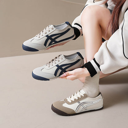 Sierlijke Orthopedische Sneakers voor Moderne Look