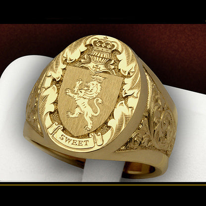 Klassieke Gouden Ring met tijdloze uitstraling