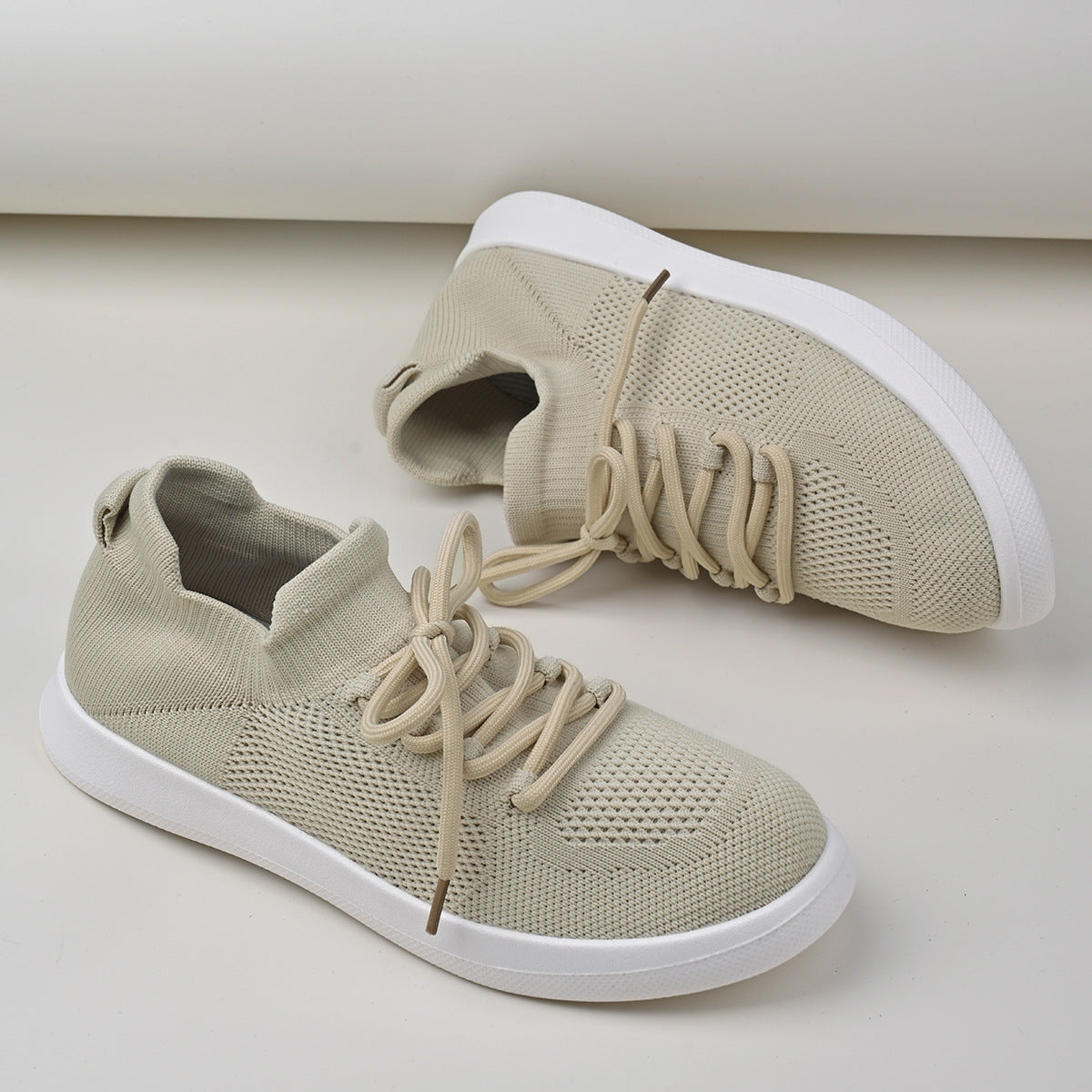 Sierlijke Orthopedische Sneakers voor Moderne Look