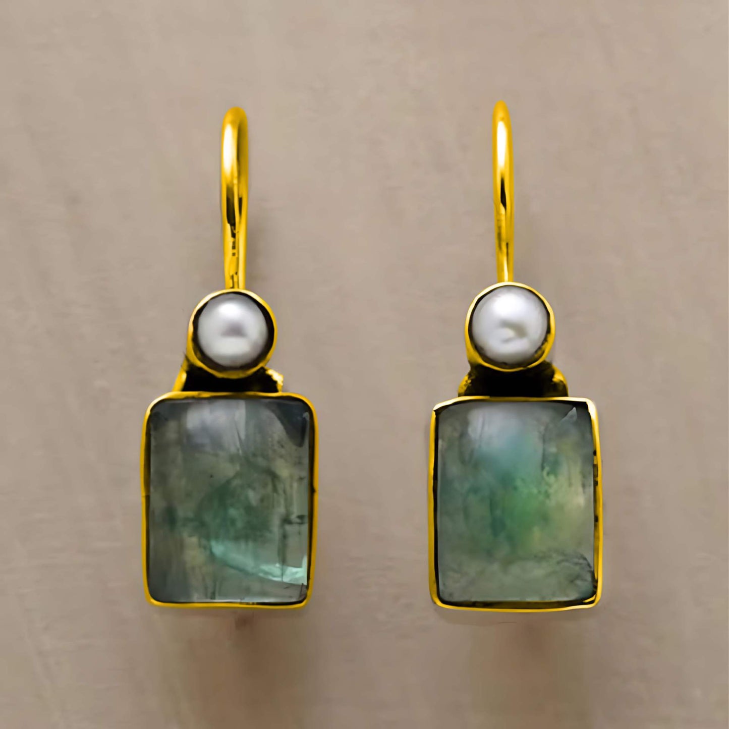 Green Stone Inlaid Pearl Earrings