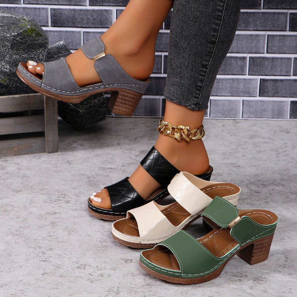 Chic Orthopedic Sandals with Unique Design
