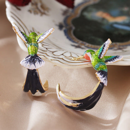 Beautiful Earring With Unique Style