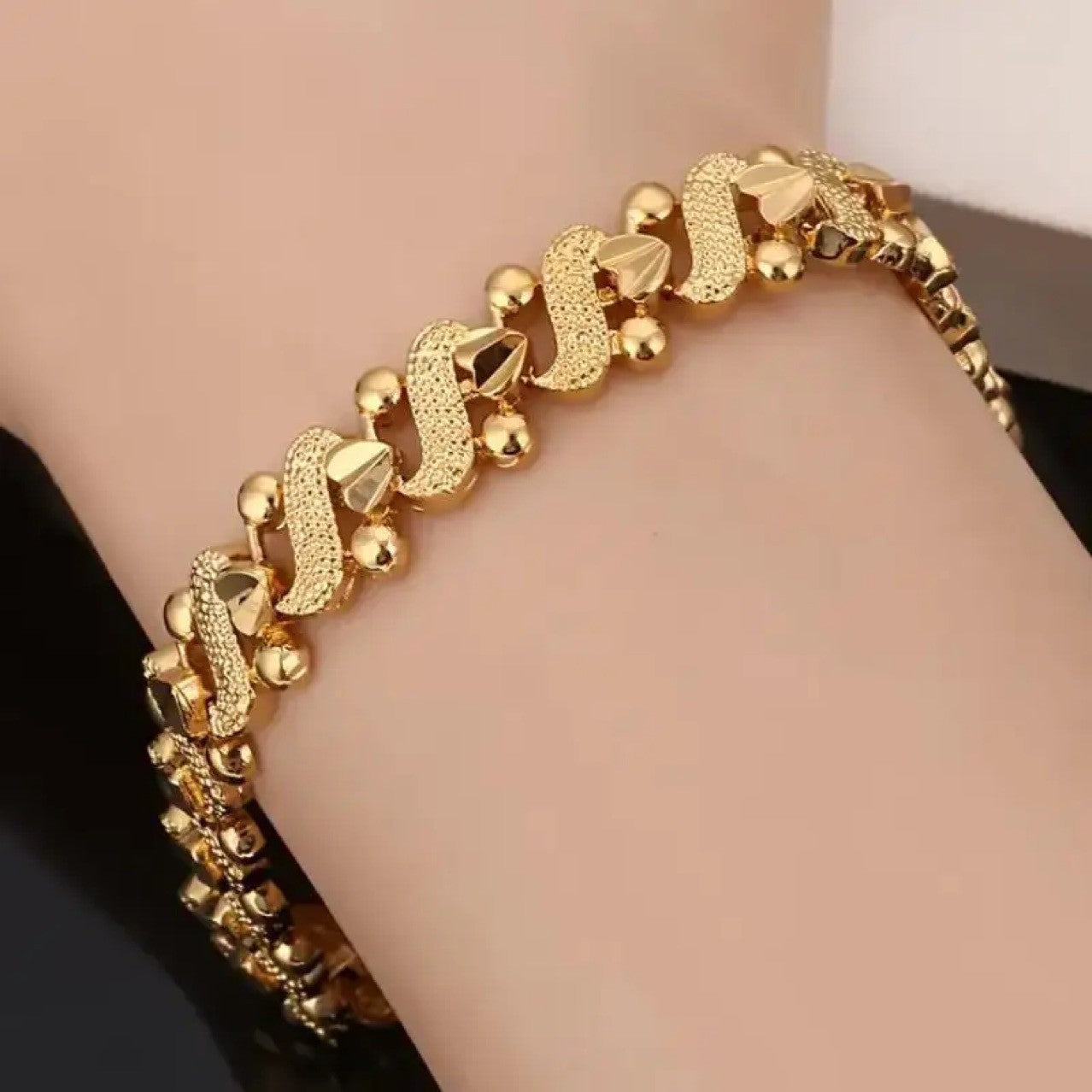 Charmante Gouden Armband voor elke gelegenheid