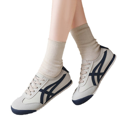 Sierlijke Orthopedische Sneakers voor Moderne Look