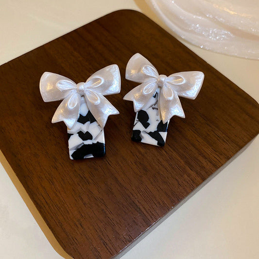 Pearlescent Bow Earrings