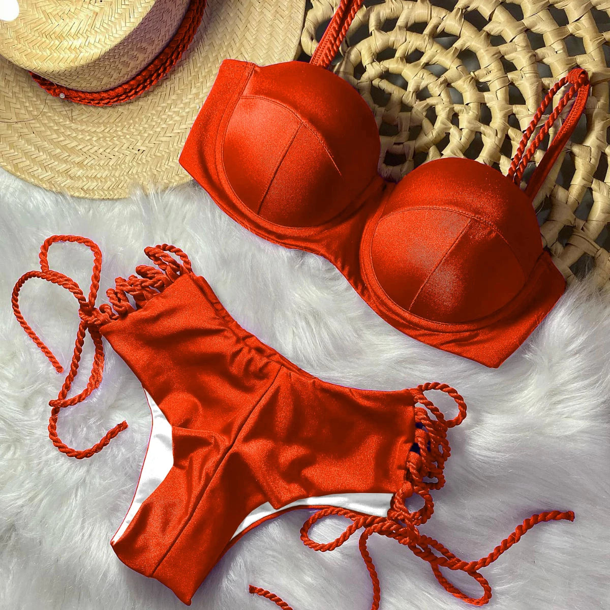 Effortlessly Elegant Bikini with a Timeless Design