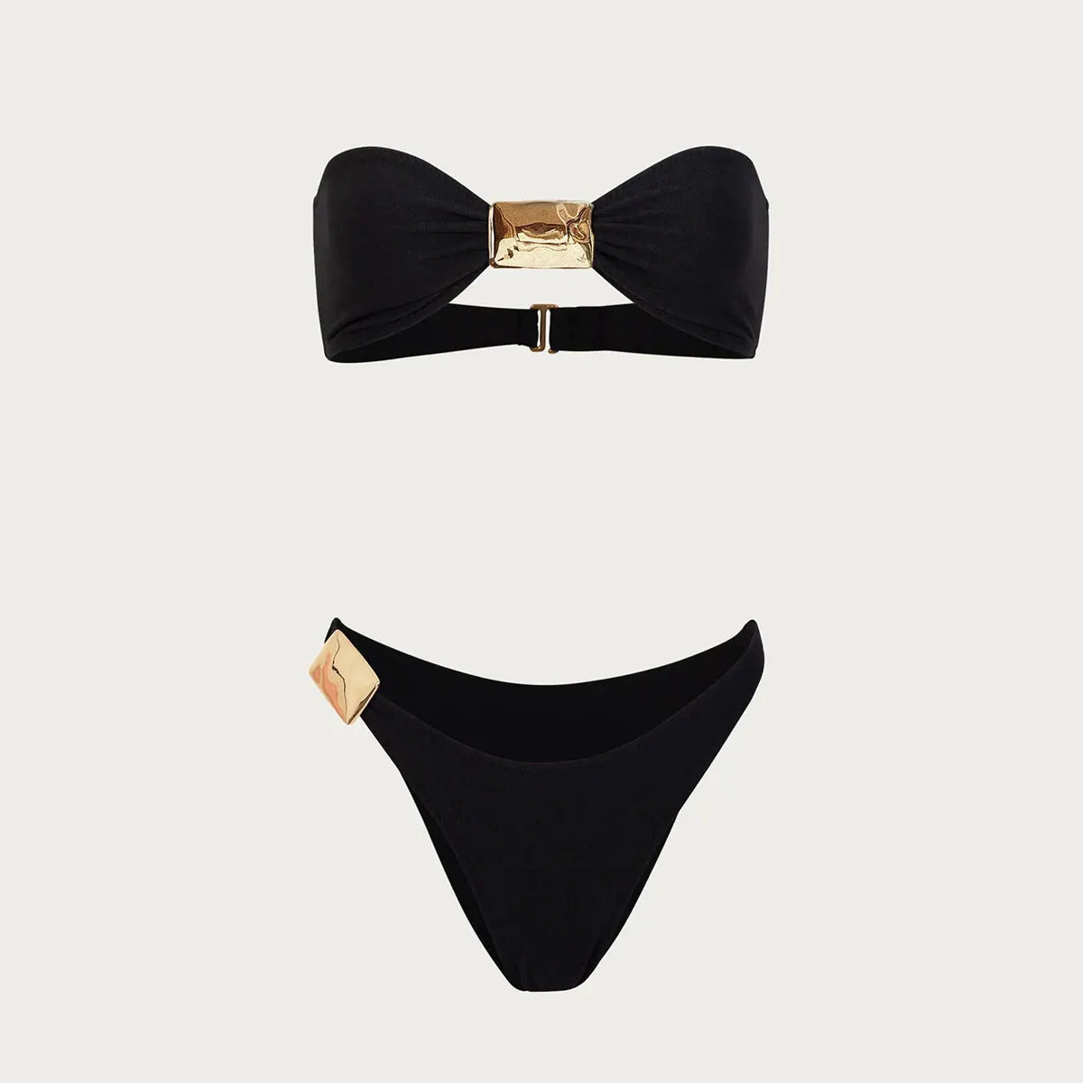 Effortlessly Elegant Bikini with a Timeless Design