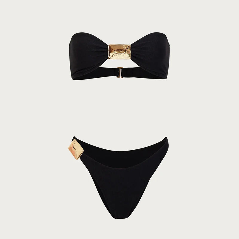 Effortlessly Elegant Bikini with a Timeless Design