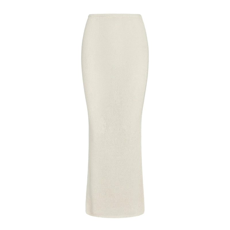 Effortlessly Elegant Bathing Suit with a Timeless Design