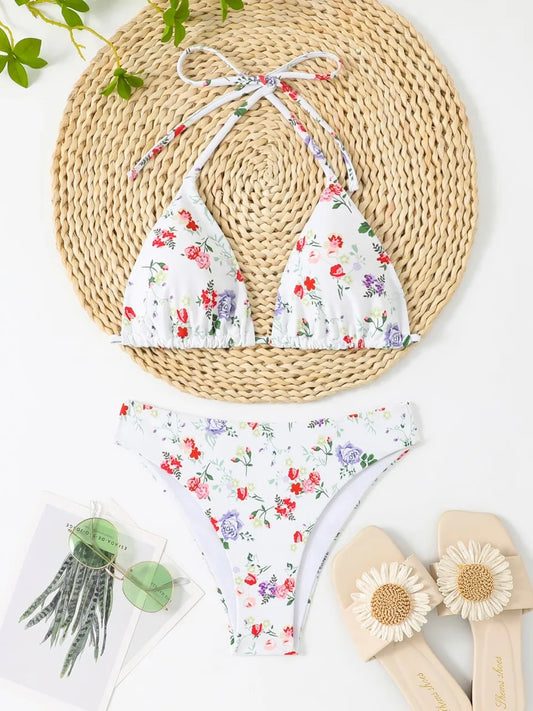 Effortlessly Elegant Bikini with a Timeless Design