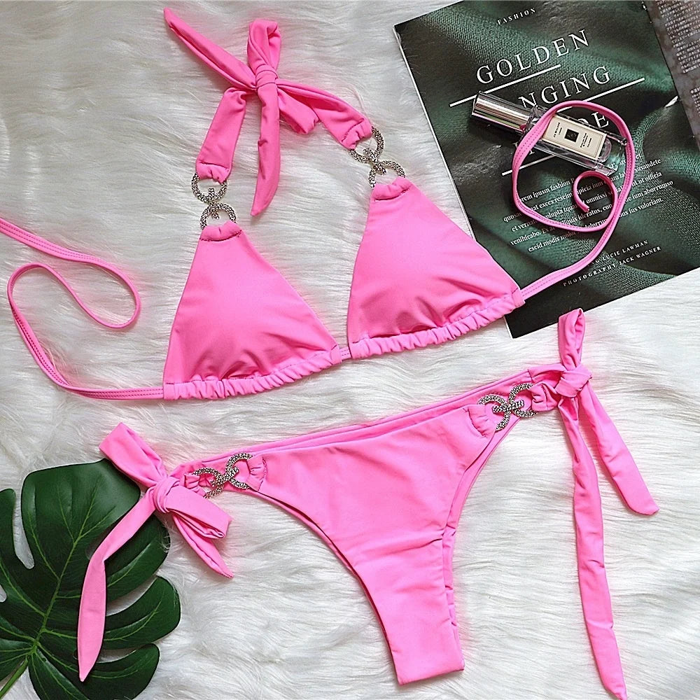 Effortlessly Elegant Bathing Suit with a Timeless Design