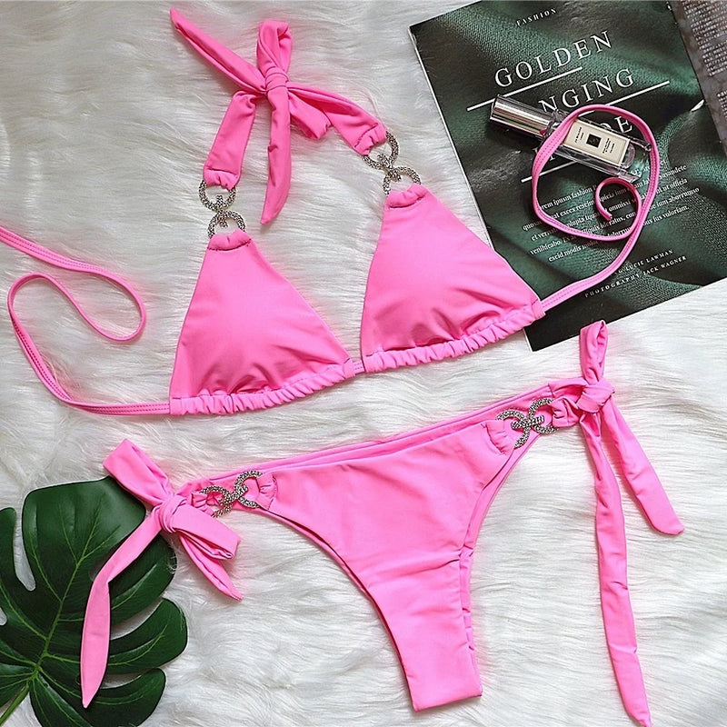 Effortlessly Elegant Bathing Suit with a Timeless Design
