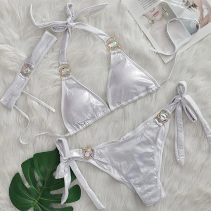 Effortlessly Elegant Bathing Suit with a Timeless Design