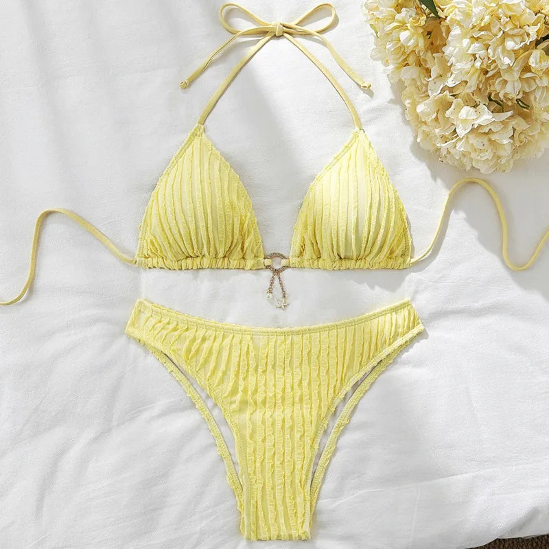 Effortlessly Elegant Bathing Suit with a Timeless Design