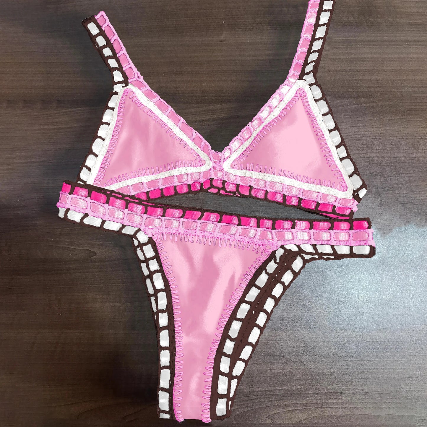 Effortlessly Elegant Bikini with a Timeless Design