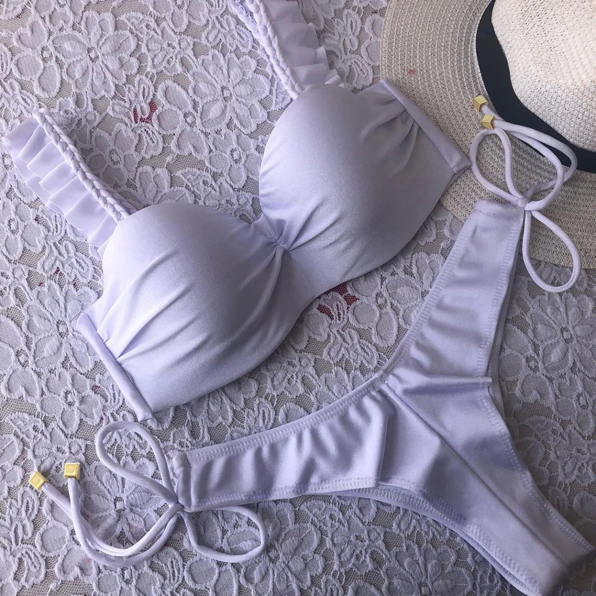 Effortlessly Elegant Bikini with a Timeless Design