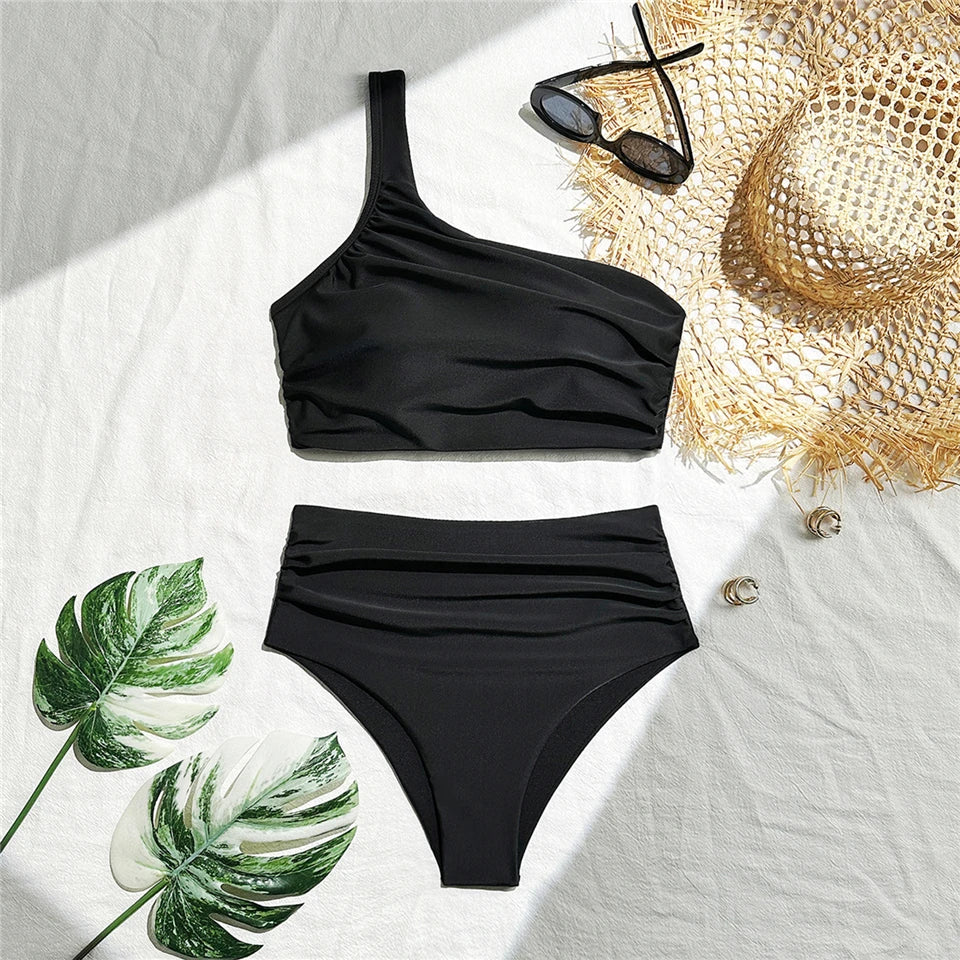 Effortlessly Elegant Bikini with a Timeless Design