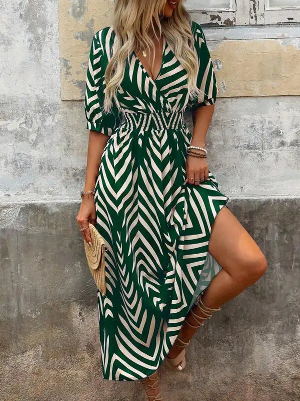 Beautifully Finished Dress in a Timeless Design
