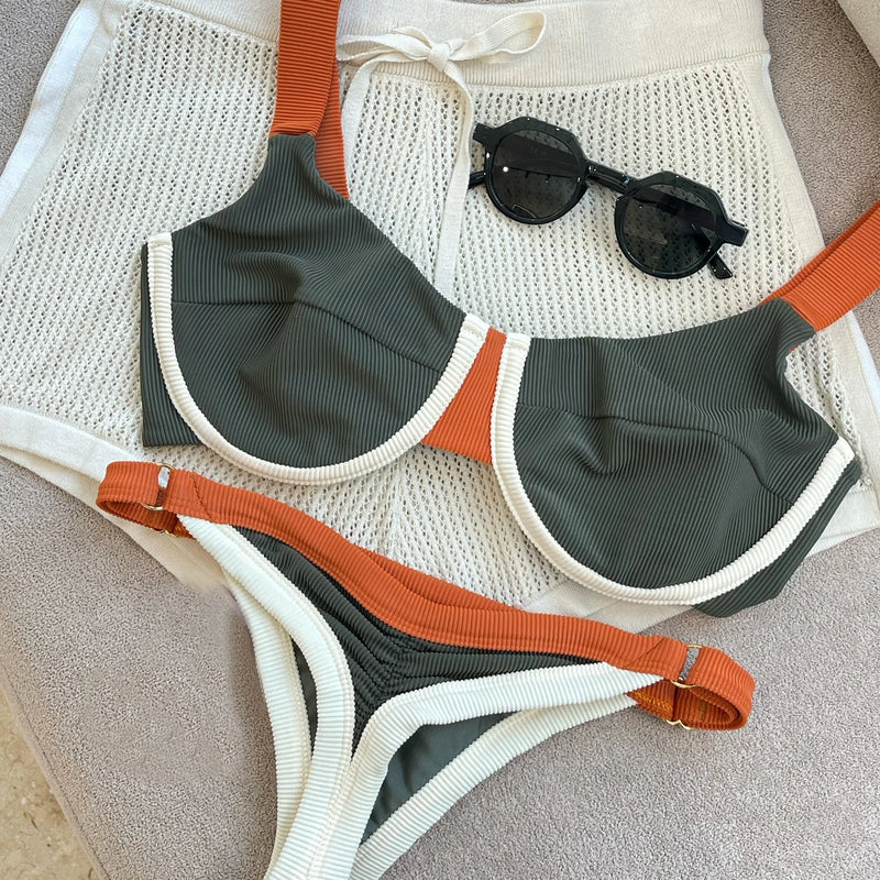 Effortlessly Elegant Bikini with a Timeless Design