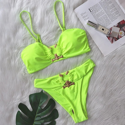 Effortlessly Elegant Bathing Suit with a Timeless Design