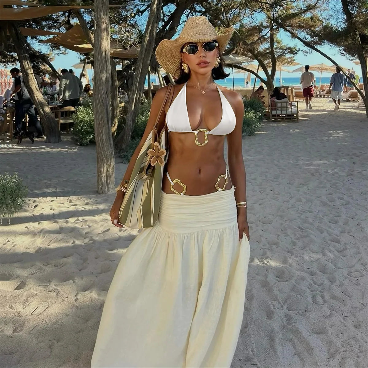 Effortlessly Elegant Bikini with a Timeless Design