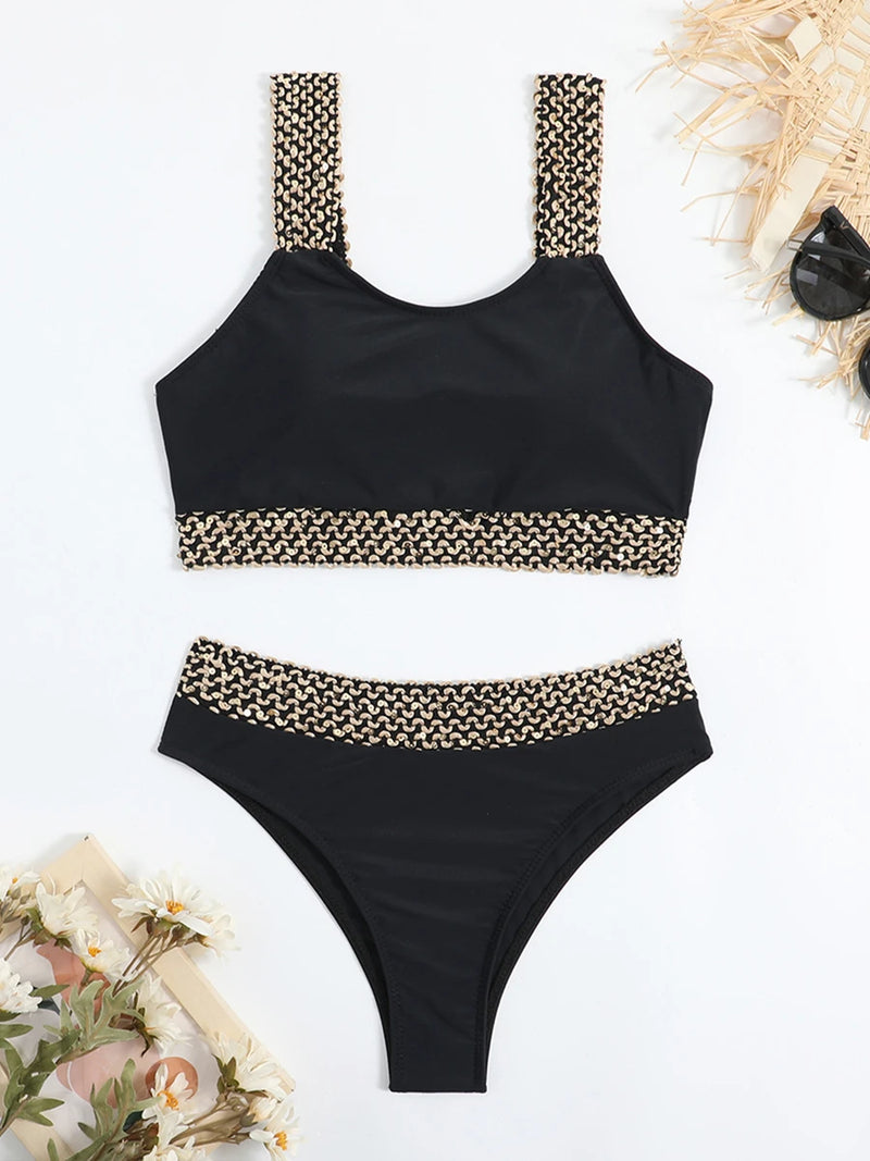 Effortlessly Elegant Bathing Suit with a Timeless Design
