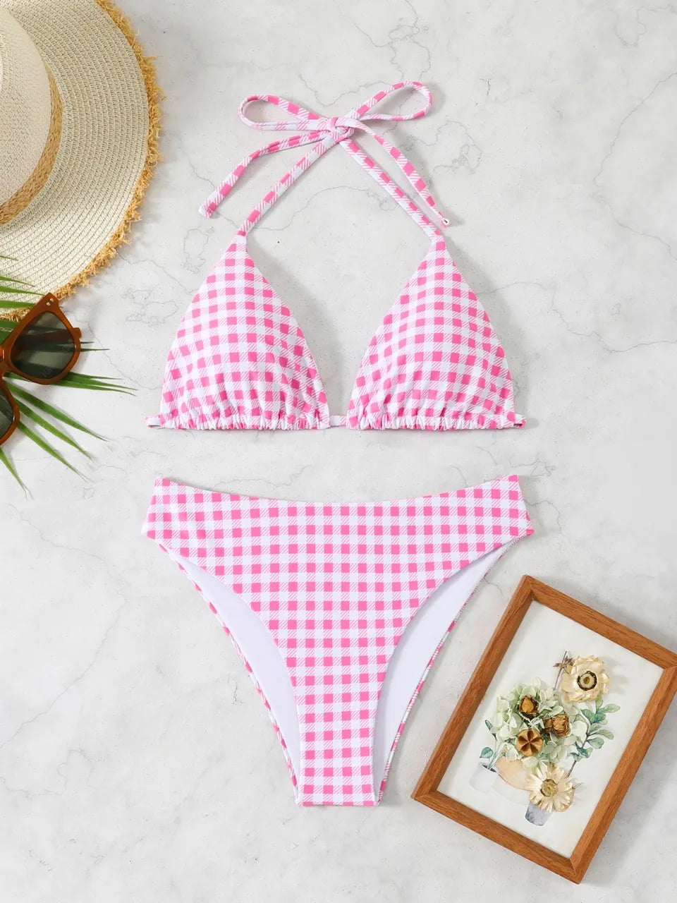 Effortlessly Elegant Bikini with a Timeless Design