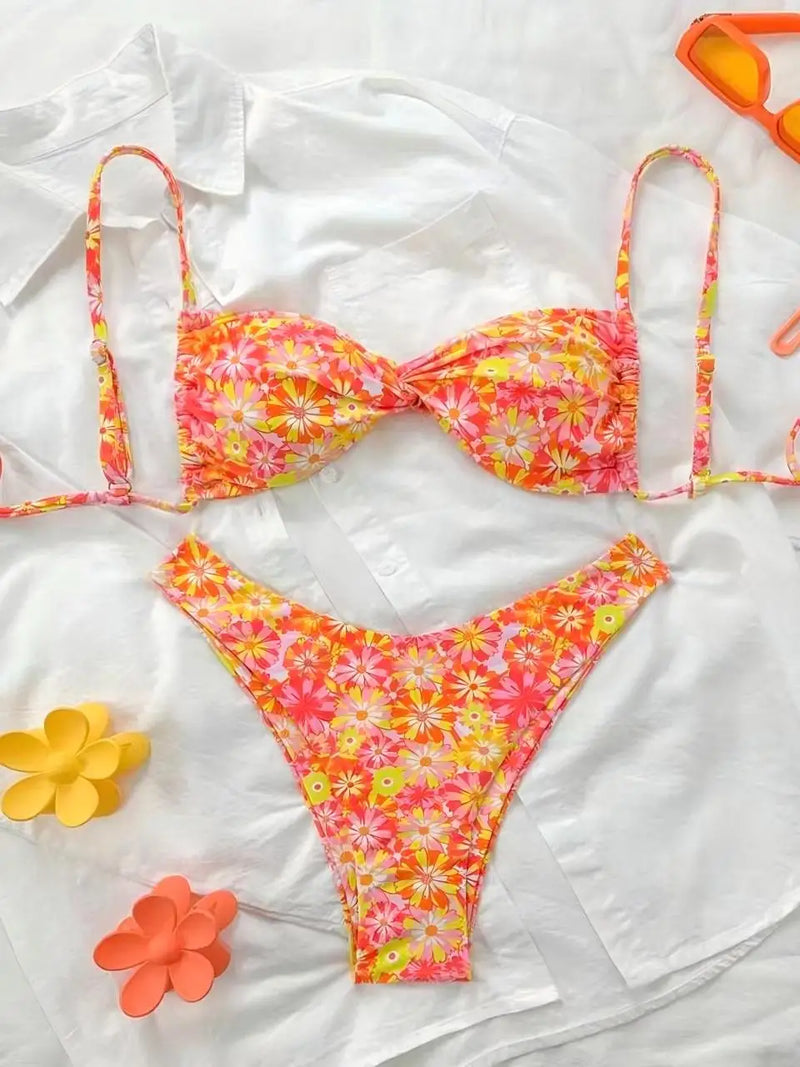 Effortlessly Elegant Bikini with a Timeless Design
