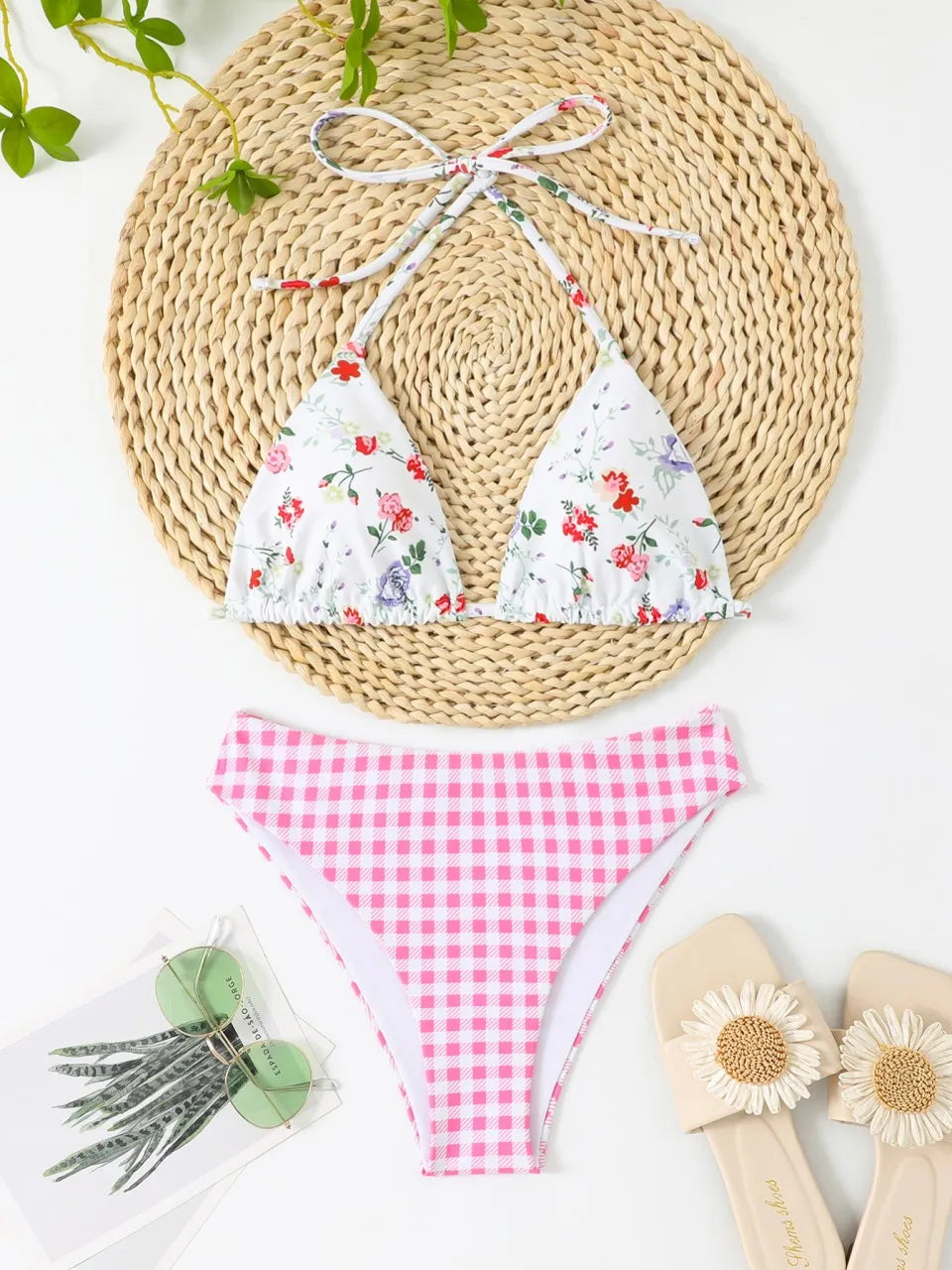 Effortlessly Elegant Bikini with a Timeless Design