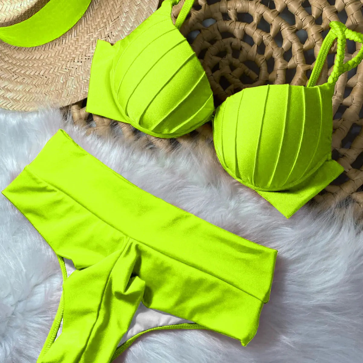 Effortlessly Elegant Bikini with a Timeless Design