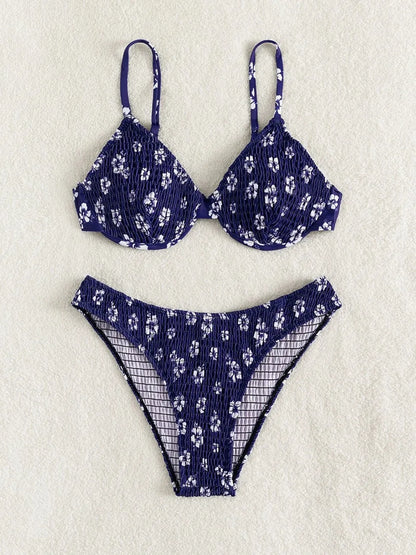 Effortlessly Elegant Bikini with a Timeless Design