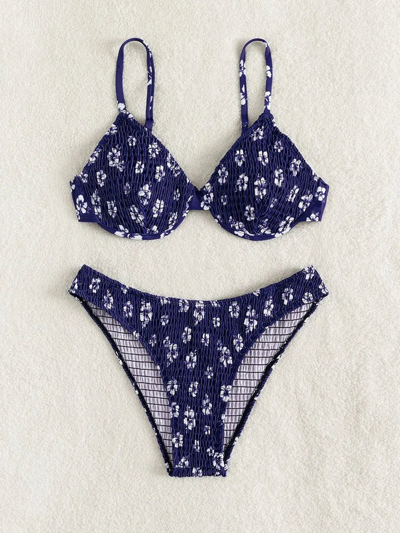 Effortlessly Elegant Bikini with a Timeless Design