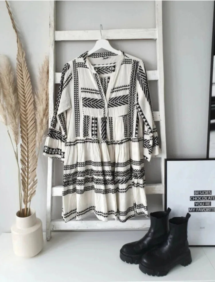 Gracefully Styled Dress for Any Occasion