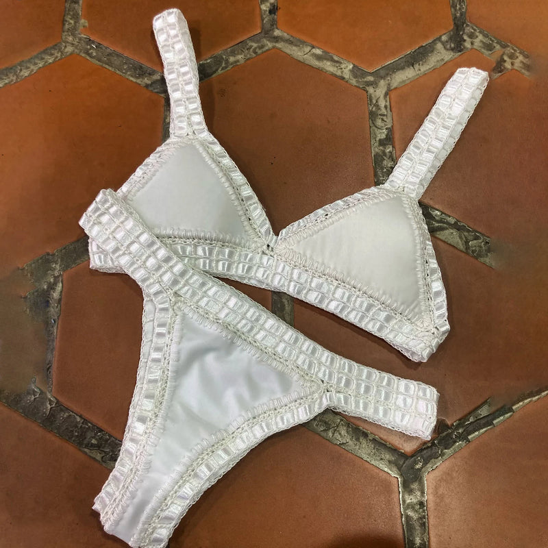 Effortlessly Elegant Bikini with a Timeless Design